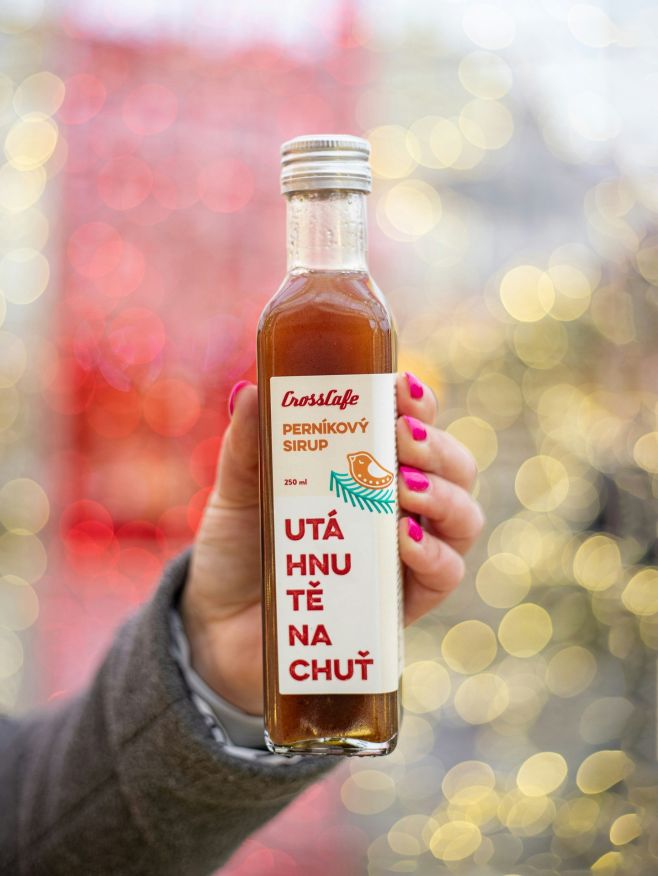 🎄✨ Vánoční záchrana na poslední chvíli? Zajdi do CrossCafe ✨🎄 Nestíháš, ale chceš darovat něco, co potěší a má smysl? U...